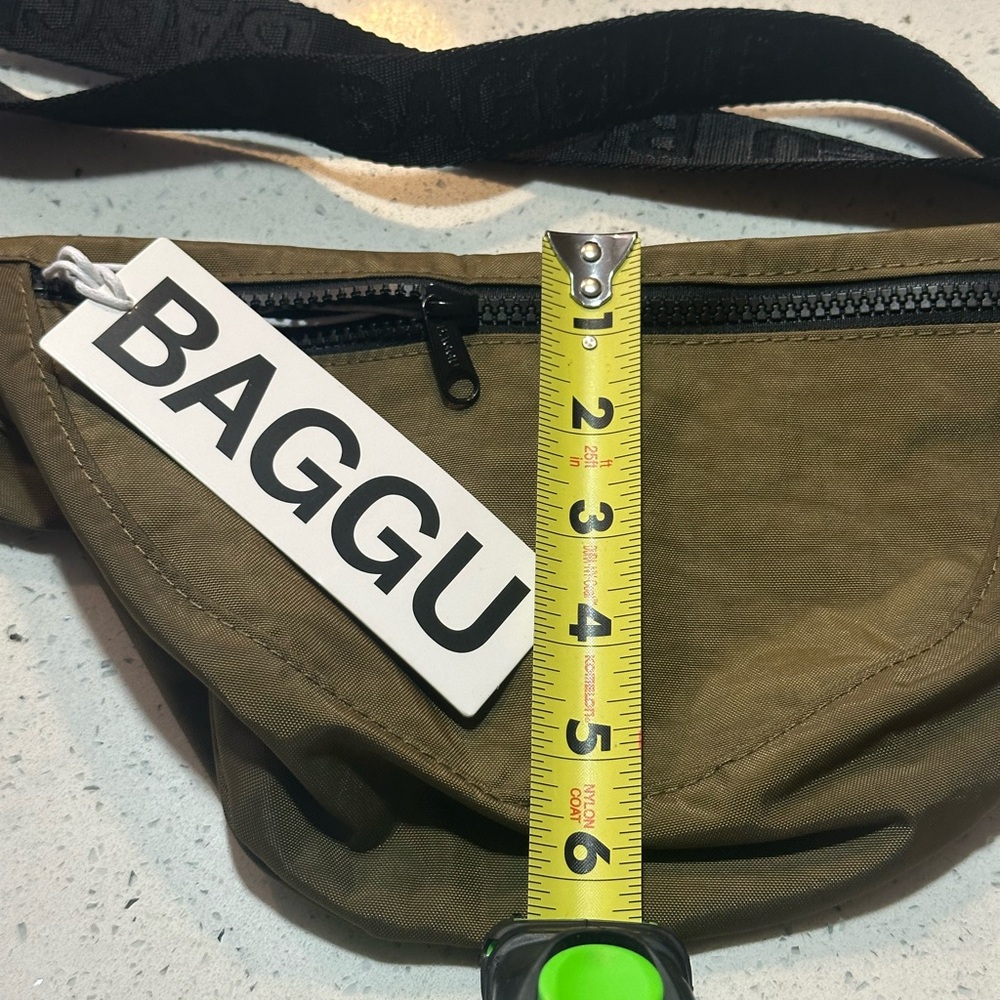 New! BAGGU Crescent Fanny Pack / sling bag in seaweed - new with tags! - Picture 9 of 16